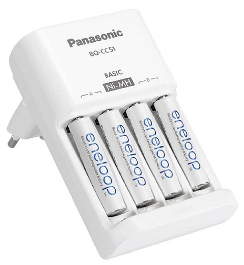 Ladegerät mit 4 Stk. Akkus