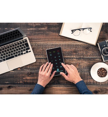 Crypto-Festplatte HS256 S3 am Arbeitsplatz