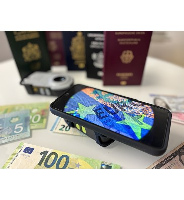 Doculus Lumus bei der Prüfung von Banknoten, Anwendung mit Smartphone